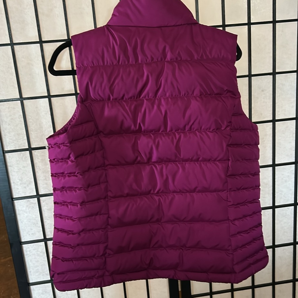 LANDS’ END down vest. Wom L. Pink/maroon - Picture 3 of 10